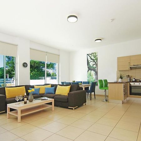 Calypso - Coralli Beachfront Apartment プロタラス エクステリア 写真