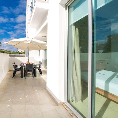 Calypso - Coralli Beachfront Apartment プロタラス エクステリア 写真