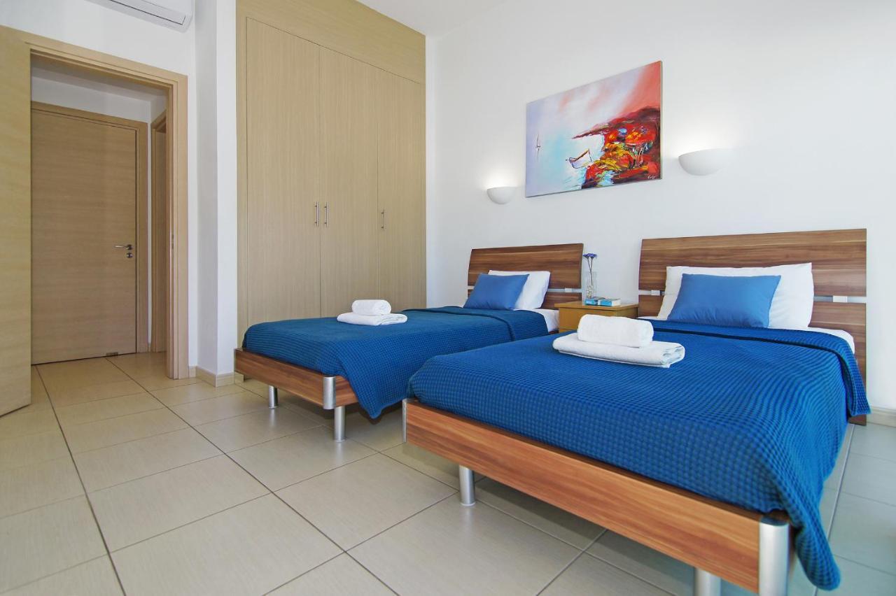 Calypso - Coralli Beachfront Apartment プロタラス エクステリア 写真