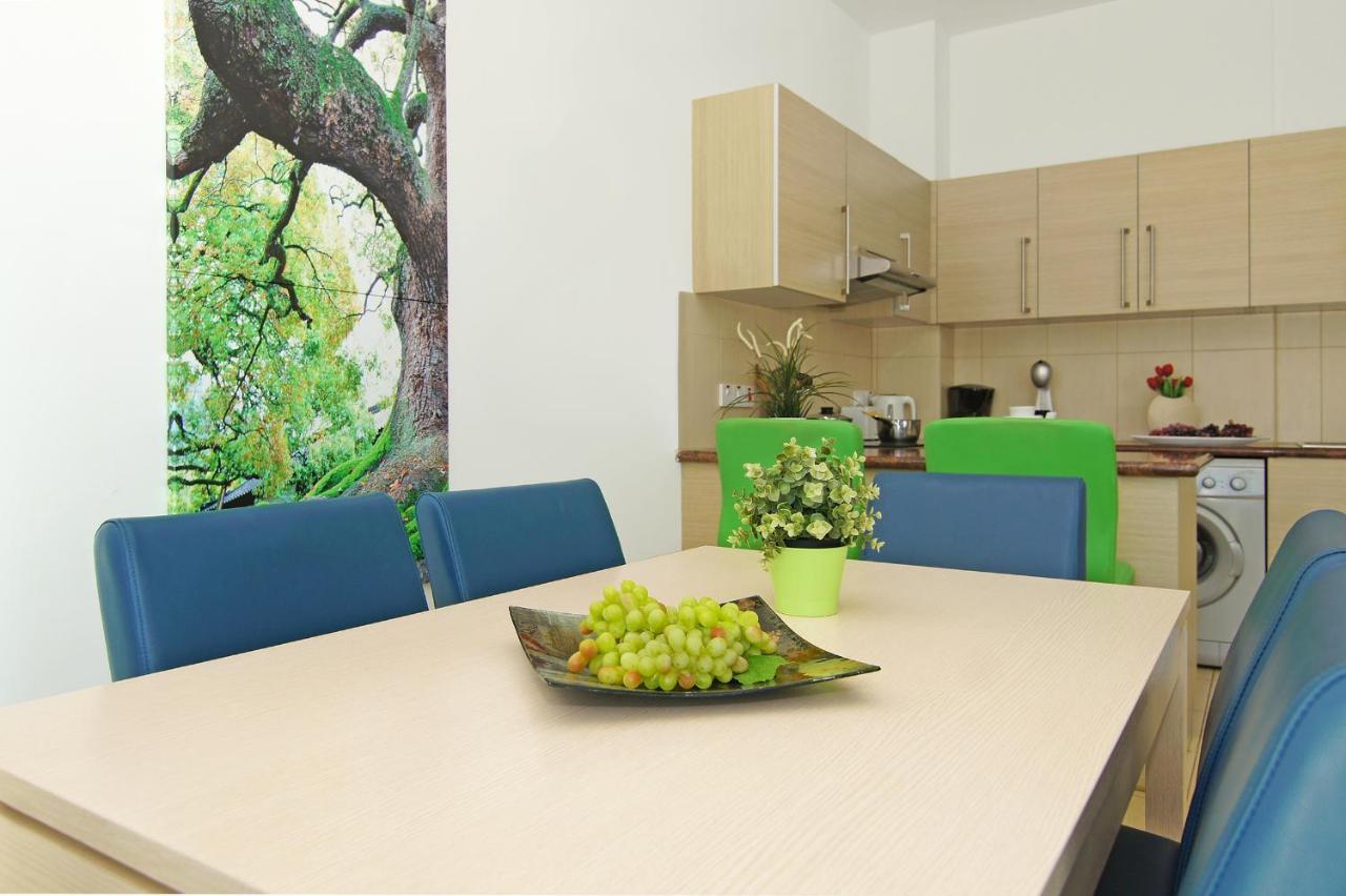 Calypso - Coralli Beachfront Apartment プロタラス エクステリア 写真