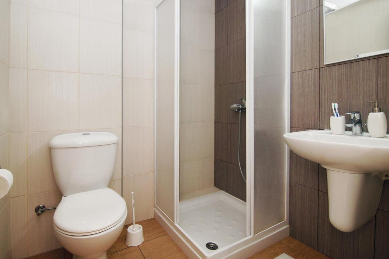 Calypso - Coralli Beachfront Apartment プロタラス エクステリア 写真