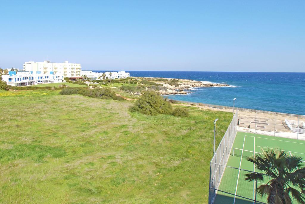 Calypso - Coralli Beachfront Apartment プロタラス エクステリア 写真